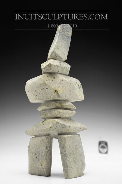 Inukshuk 12" par Qavavau Shaa *Le Penseur*